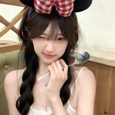 院子里的女人